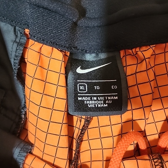 Mens Nike Sportswear shorts size XL - Picture 4 of 7